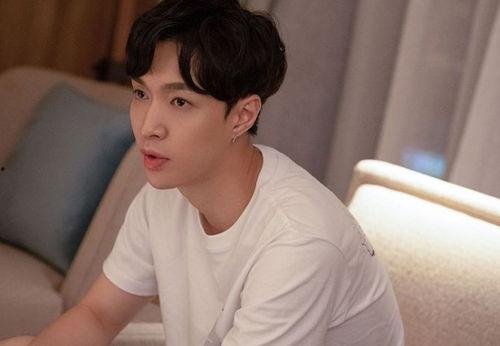 娱乐吃瓜张艺兴,从娱乐吃瓜到实力偶像的蜕变之路 第2张 娱乐吃瓜张艺兴,从娱乐吃瓜到实力偶像的蜕变之路 第2张