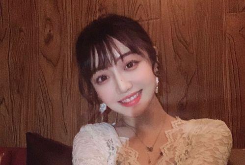 吃瓜美女聊娱乐,美女主播带你畅聊娱乐圈新鲜事  第2张